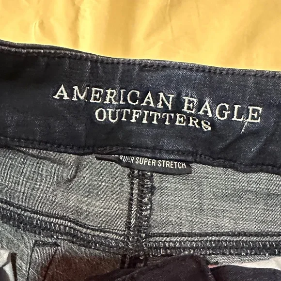 American Eagle Outfitters Women's Ripped Dark Blue Skinny Jeans size 4 - Picture 4 of 9